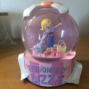 Lizzie McGuire snowglobe